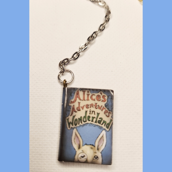 Classic Book Chain Bookmarks - Picture 3 of 4